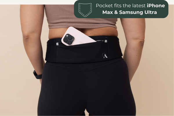 Five flat-lay stretch pockets.